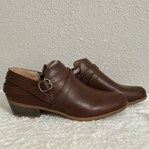 Life Stride Velocity 2.0 Size 9 Adley Shootie Ankle Boot Chestnut Faux Leather - Picture 1 of 7